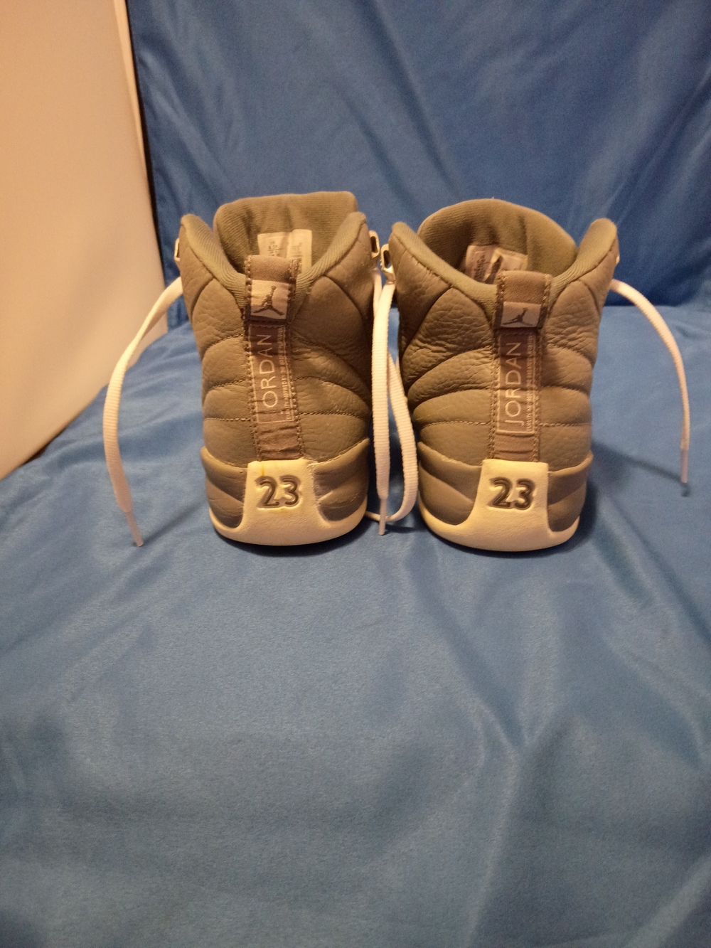 Jordan 12 Retro GS Grey White Leather Unisex Kids Athletic Shoes - Picture 4 of 8